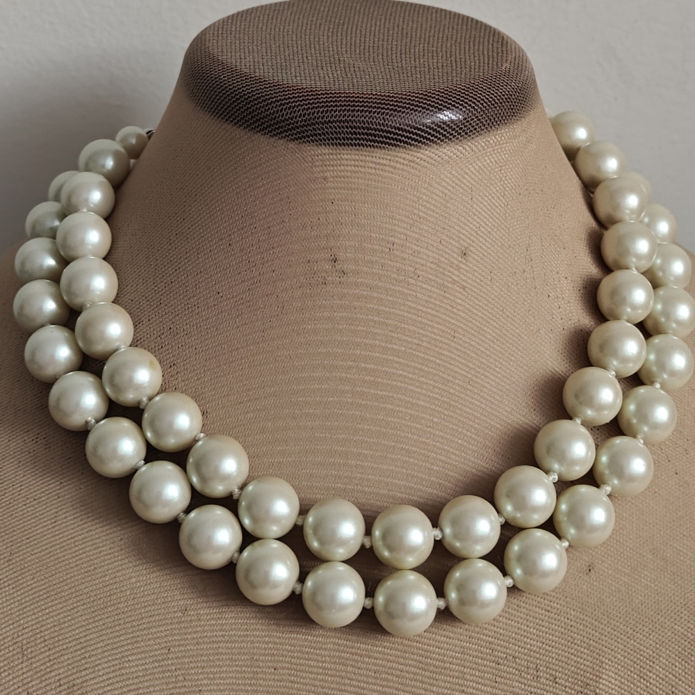 Elegant Signed Carolee Cream Knotted Glass Pearls Double Strand Necklace